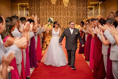 As melhores ideias e inspirações criativas de fotos de casamento registradas por fotógrafos profissionais de eventos da empresa Criativus Foto e Vídeo no Espaço Mansão Zurique: Fotos do momento da cerimônia'