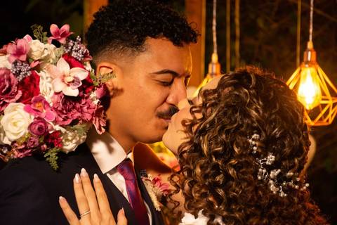 As melhores ideias e inspirações criativas de fotos de casamento registradas por fotógrafos profissionais de eventos da empresa Criativus Foto e Vídeo no Espaço Ana's Buffet: Fotos protocolares apenas os noivos'