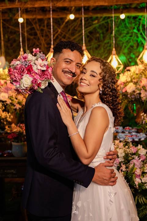 As melhores ideias e inspirações criativas de fotos de casamento registradas por fotógrafos profissionais de eventos da empresa Criativus Foto e Vídeo no Espaço Ana's Buffet: Fotos protocolares apenas os noivos'