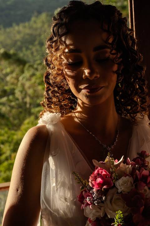 As melhores ideias e inspirações criativas de fotos de casamento registradas por fotógrafos profissionais de eventos da empresa Criativus Foto e Vídeo no Espaço Ana's Buffet: Fotos do making of da noiva'