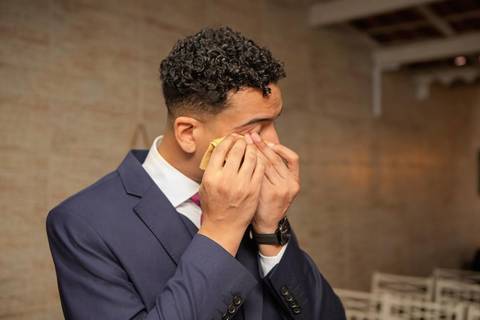 As melhores ideias e inspirações criativas de fotos de casamento registradas por fotógrafos profissionais de eventos da empresa Criativus Foto e Vídeo no Espaço Ana's Buffet: Fotos do momento da cerimônia'