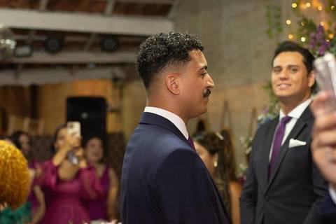 As melhores ideias e inspirações criativas de fotos de casamento registradas por fotógrafos profissionais de eventos da empresa Criativus Foto e Vídeo no Espaço Ana's Buffet: Fotos do momento da cerimônia'