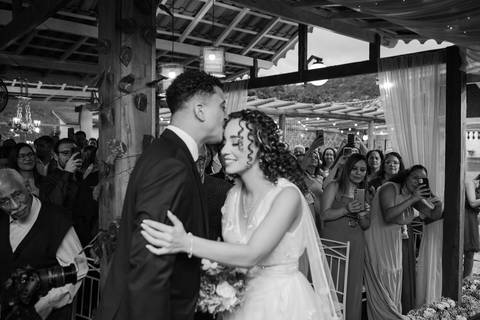 As melhores ideias e inspirações criativas de fotos de casamento registradas por fotógrafos profissionais de eventos da empresa Criativus Foto e Vídeo no Espaço Ana's Buffet: Fotos do momento da cerimônia'