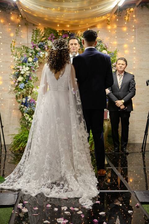 As melhores ideias e inspirações criativas de fotos de casamento registradas por fotógrafos profissionais de eventos da empresa Criativus Foto e Vídeo no Espaço Ana's Buffet: Fotos do momento da cerimônia'