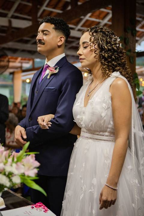 As melhores ideias e inspirações criativas de fotos de casamento registradas por fotógrafos profissionais de eventos da empresa Criativus Foto e Vídeo no Espaço Ana's Buffet: Fotos do momento da cerimônia'