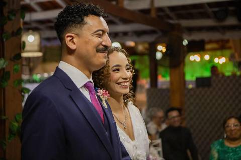 As melhores ideias e inspirações criativas de fotos de casamento registradas por fotógrafos profissionais de eventos da empresa Criativus Foto e Vídeo no Espaço Ana's Buffet: Fotos do momento da cerimônia'