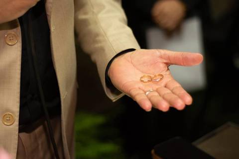 As melhores ideias e inspirações criativas de fotos de casamento registradas por fotógrafos profissionais de eventos da empresa Criativus Foto e Vídeo no Espaço Ana's Buffet: Fotos do momento da cerimônia'