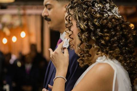 As melhores ideias e inspirações criativas de fotos de casamento registradas por fotógrafos profissionais de eventos da empresa Criativus Foto e Vídeo no Espaço Ana's Buffet: Fotos do momento da cerimônia'