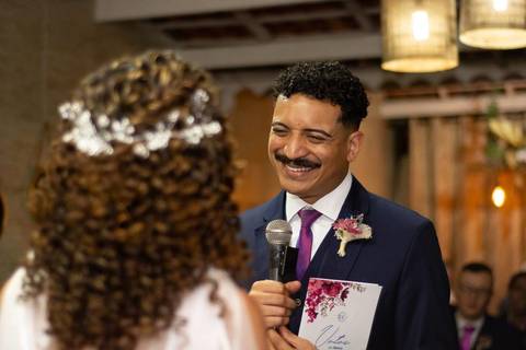 As melhores ideias e inspirações criativas de fotos de casamento registradas por fotógrafos profissionais de eventos da empresa Criativus Foto e Vídeo no Espaço Ana's Buffet: Fotos do momento da cerimônia'