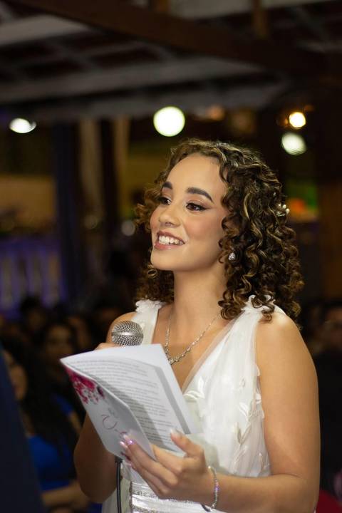 As melhores ideias e inspirações criativas de fotos de casamento registradas por fotógrafos profissionais de eventos da empresa Criativus Foto e Vídeo no Espaço Ana's Buffet: Fotos do momento da cerimônia'