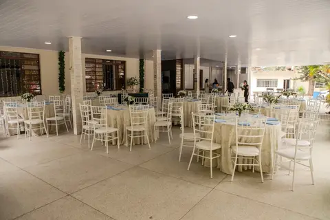 As melhores ideias e inspirações criativas de fotos de casamento registradas por fotógrafos profissionais de eventos da empresa Criativus Foto e Vídeo no Espaço Lindo Sítio & Eventos: Fotos da decoração'