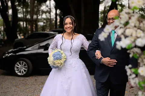 As melhores ideias e inspirações criativas de fotos de casamento registradas por fotógrafos profissionais de eventos da empresa Criativus Foto e Vídeo no Espaço Lindo Sítio & Eventos: Fotos do momento da cerimônia'