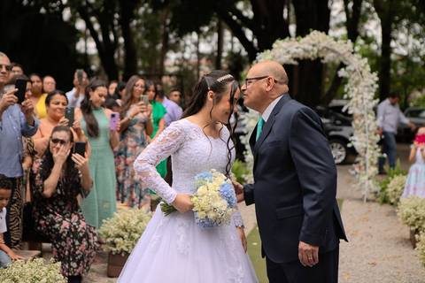 As melhores ideias e inspirações criativas de fotos de casamento registradas por fotógrafos profissionais de eventos da empresa Criativus Foto e Vídeo no Espaço Lindo Sítio & Eventos: Fotos do momento da cerimônia'