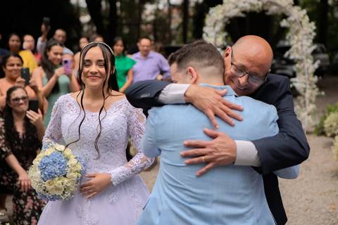 As melhores ideias e inspirações criativas de fotos de casamento registradas por fotógrafos profissionais de eventos da empresa Criativus Foto e Vídeo no Espaço Lindo Sítio & Eventos: Fotos do momento da cerimônia'