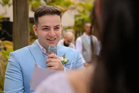 As melhores ideias e inspirações criativas de fotos de casamento registradas por fotógrafos profissionais de eventos da empresa Criativus Foto e Vídeo no Espaço Lindo Sítio & Eventos: Fotos do momento da cerimônia'