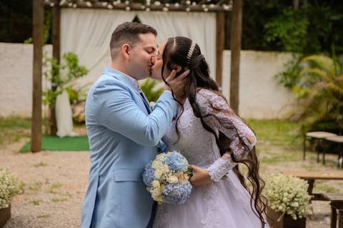 As melhores ideias e inspirações criativas de fotos de casamento registradas por fotógrafos profissionais de eventos da empresa Criativus Foto e Vídeo no Espaço Lindo Sítio & Eventos: Fotos do momento da cerimônia'