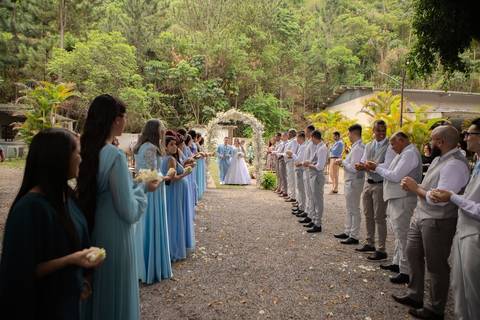 As melhores ideias e inspirações criativas de fotos de casamento registradas por fotógrafos profissionais de eventos da empresa Criativus Foto e Vídeo no Espaço Lindo Sítio & Eventos: Fotos do momento da cerimônia'