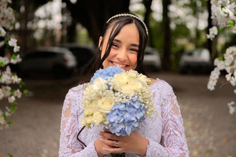 As melhores ideias e inspirações criativas de fotos de casamento registradas por fotógrafos profissionais de eventos da empresa Criativus Foto e Vídeo no Espaço Lindo Sítio & Eventos: Fotos da noiva'