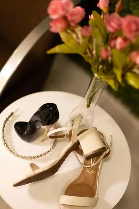 As melhores ideias e inspirações criativas de fotos de casamento registradas por fotógrafos profissionais de eventos da empresa Criativus Foto e Vídeo no Espaço Lindo Sítio & Eventos: Fotos do making of da noiva'