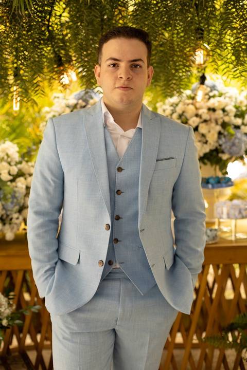 As melhores ideias e inspirações criativas de fotos de casamento registradas por fotógrafos profissionais de eventos da empresa Criativus Foto e Vídeo no Espaço Lindo Sítio & Eventos: Fotos do making of do noivo'