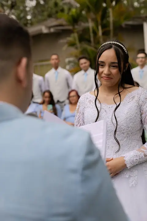 As melhores ideias e inspirações criativas de fotos de casamento registradas por fotógrafos profissionais de eventos da empresa Criativus Foto e Vídeo no Espaço Lindo Sítio & Eventos: Fotos do momento da cerimônia'