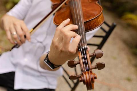 As melhores ideias e inspirações criativas de fotos de casamento registradas por fotógrafos profissionais de eventos da empresa Criativus Foto e Vídeo no Espaço Lindo Sítio & Eventos: Fotos do momento da cerimônia'