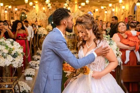 As melhores ideias e inspirações criativas de fotos de casamento registradas por fotógrafos profissionais de eventos da empresa Criativus Foto e Vídeo no Espaço Sem Igual Eventos: Fotos do momento da cerimônia'