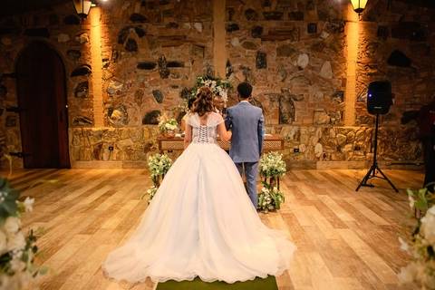 As melhores ideias e inspirações criativas de fotos de casamento registradas por fotógrafos profissionais de eventos da empresa Criativus Foto e Vídeo no Espaço Sem Igual Eventos: Fotos do momento da cerimônia'