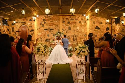 As melhores ideias e inspirações criativas de fotos de casamento registradas por fotógrafos profissionais de eventos da empresa Criativus Foto e Vídeo no Espaço Sem Igual Eventos: Fotos do momento da cerimônia'