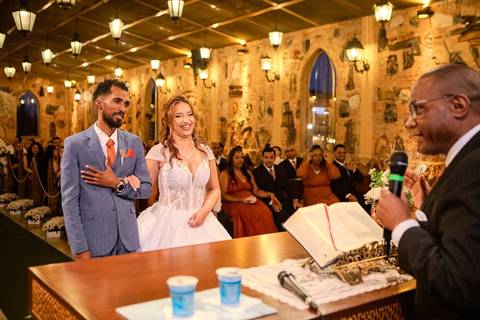 As melhores ideias e inspirações criativas de fotos de casamento registradas por fotógrafos profissionais de eventos da empresa Criativus Foto e Vídeo no Espaço Sem Igual Eventos: Fotos do momento da cerimônia'