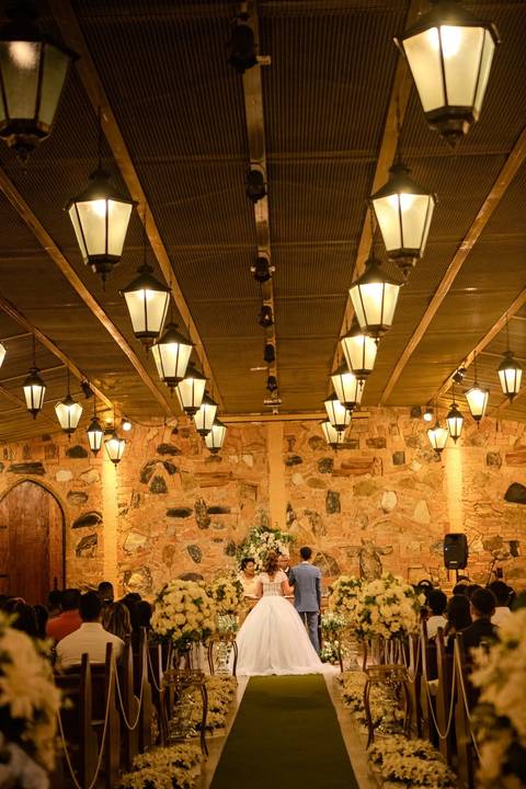 As melhores ideias e inspirações criativas de fotos de casamento registradas por fotógrafos profissionais de eventos da empresa Criativus Foto e Vídeo no Espaço Sem Igual Eventos: Fotos do momento da cerimônia'