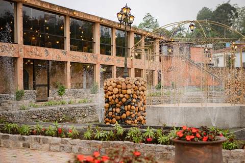 As melhores ideias e inspirações criativas de fotos de casamento registradas por fotógrafos profissionais de eventos da empresa Criativus Foto e Vídeo no Espaço Sem Igual Eventos: Fotos do ambiente do espaço'