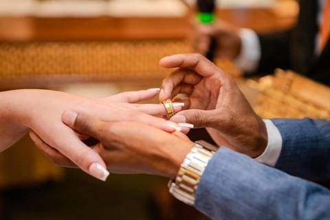 As melhores ideias e inspirações criativas de fotos de casamento registradas por fotógrafos profissionais de eventos da empresa Criativus Foto e Vídeo no Espaço Sem Igual Eventos: Fotos do momento da cerimônia'