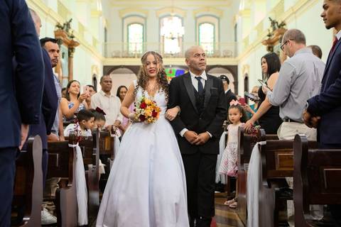 As melhores ideias e inspirações criativas de fotos de casamento registradas por fotógrafos profissionais de eventos da empresa Criativus Foto e Vídeo na Igreja Matriz Santa Ana: Fotos do momento da cerimônia'