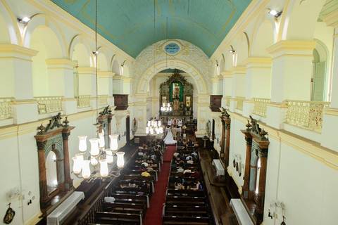 As melhores ideias e inspirações criativas de fotos de casamento registradas por fotógrafos profissionais de eventos da empresa Criativus Foto e Vídeo na Igreja Matriz Santa Ana: Fotos do momento da cerimônia'