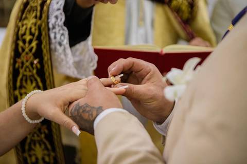 As melhores ideias e inspirações criativas de fotos de casamento registradas por fotógrafos profissionais de eventos da empresa Criativus Foto e Vídeo na Igreja Matriz Santa Ana: Fotos do momento da cerimônia'
