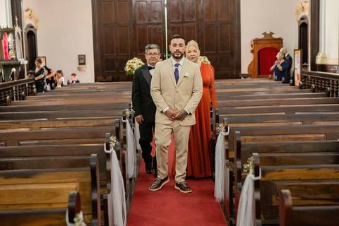 As melhores ideias e inspirações criativas de fotos de casamento registradas por fotógrafos profissionais de eventos da empresa Criativus Foto e Vídeo na Igreja Matriz Santa Ana: Fotos do momento da cerimônia'