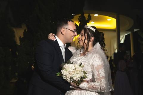 As melhores ideias e inspirações criativas de fotos de casamento registradas por fotógrafos profissionais de eventos da empresa Criativus Foto e Vídeo no Espaço Espaço Sausalito: Fotos protocolares dos noivos'