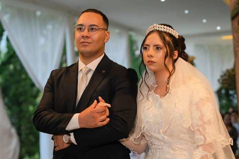 As melhores ideias e inspirações criativas de fotos de casamento registradas por fotógrafos profissionais de eventos da empresa Criativus Foto e Vídeo no Espaço Espaço Sausalito: Fotos do momento da cerimônia'