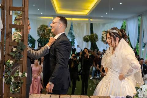 As melhores ideias e inspirações criativas de fotos de casamento registradas por fotógrafos profissionais de eventos da empresa Criativus Foto e Vídeo no Espaço Espaço Sausalito: Fotos do momento da cerimônia'