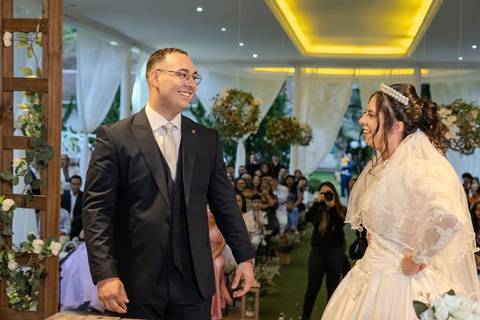 As melhores ideias e inspirações criativas de fotos de casamento registradas por fotógrafos profissionais de eventos da empresa Criativus Foto e Vídeo no Espaço Espaço Sausalito: Fotos do momento da cerimônia'