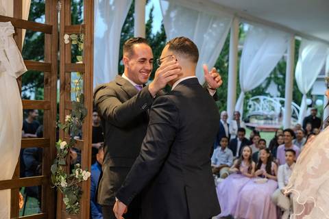 As melhores ideias e inspirações criativas de fotos de casamento registradas por fotógrafos profissionais de eventos da empresa Criativus Foto e Vídeo no Espaço Espaço Sausalito: Fotos do momento da cerimônia'