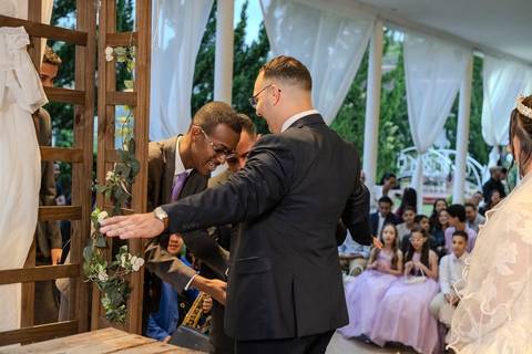 As melhores ideias e inspirações criativas de fotos de casamento registradas por fotógrafos profissionais de eventos da empresa Criativus Foto e Vídeo no Espaço Espaço Sausalito: Fotos do momento da cerimônia'