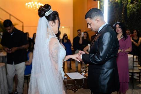 As melhores ideias e inspirações criativas de fotos de casamento registradas por fotógrafos profissionais de eventos da empresa Criativus Foto e Vídeo no Espaço Mariana Rui Barbosa: Fotos do momento da cerimônia'