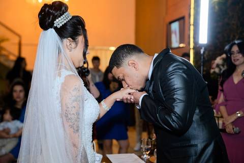 As melhores ideias e inspirações criativas de fotos de casamento registradas por fotógrafos profissionais de eventos da empresa Criativus Foto e Vídeo no Espaço Mariana Rui Barbosa: Fotos do momento da cerimônia'