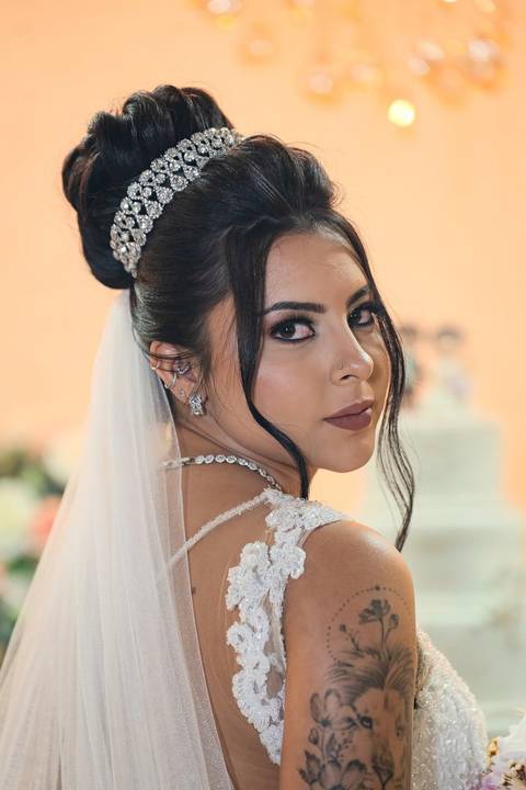 As melhores ideias e inspirações criativas de fotos de casamento registradas por fotógrafos profissionais de eventos da empresa Criativus Foto e Vídeo no Espaço Mariana Rui Barbosa: Fotos da noiva'