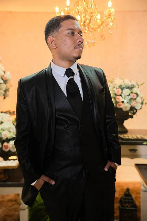 As melhores ideias e inspirações criativas de fotos de casamento registradas por fotógrafos profissionais de eventos da empresa Criativus Foto e Vídeo no Espaço Mariana Rui Barbosa: Fotos do noivo'