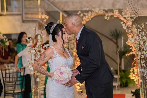 As melhores ideias e inspirações criativas de fotos de casamento registradas por fotógrafos profissionais de eventos da empresa Criativus Foto e Vídeo no Espaço Mariana Rui Barbosa: Fotos do momento da cerimônia'