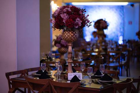 As melhores ideias e inspirações criativas de fotos de casamento registradas por fotógrafos profissionais de eventos da empresa Criativus Foto e Vídeo no Espaço Buffet Montello: Fotos da decoração'