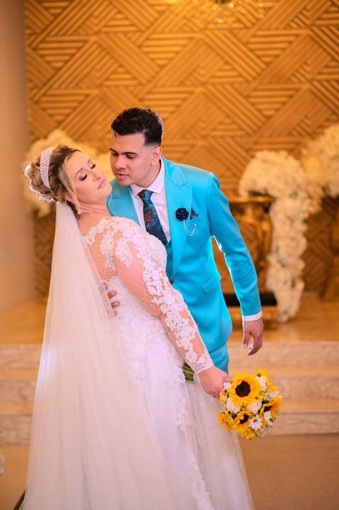 As melhores ideias e inspirações criativas de fotos de casamento registradas por fotógrafos profissionais de eventos da empresa Criativus Foto e Vídeo no Espaço Buffet Montello: Fotos protocolares dos noivos na cerimônia '